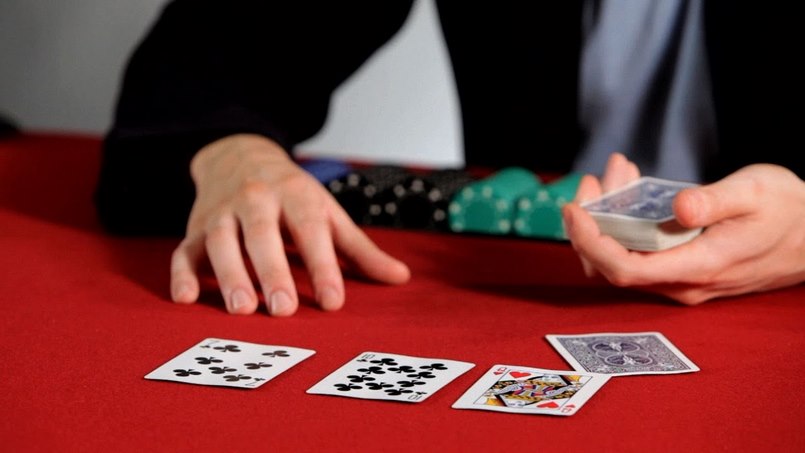 Thời điểm lý tưởng để thực hiện Bluffing trong Poker là gì?