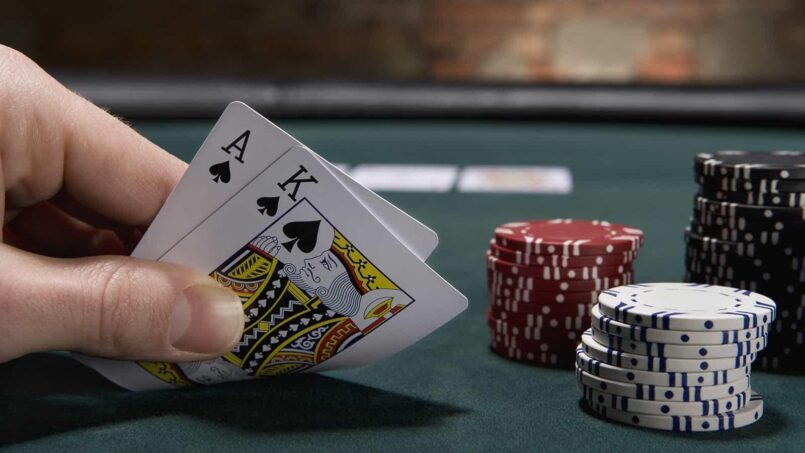 Để giúp bạn học chơi poker hiệu quả nhất, chúng ta hãy cùng khám phá về poker nhé.